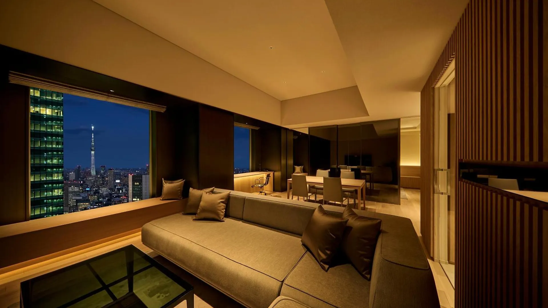****  The Royal Park Hotel Iconic Tokyo Shiodome اليابان